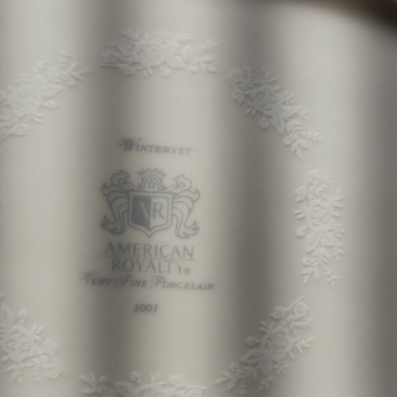 Vintage 10" Oval Vegetable Bowl Winterset by American Royalty 1001 - Picture 5 of 6